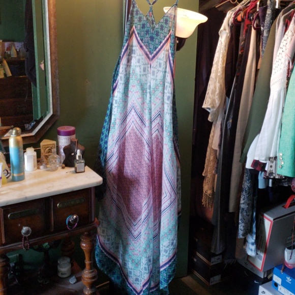 🚫SOLD🚫Forever 21 Handkerchief Maxi Dress - Picture 4 of 5